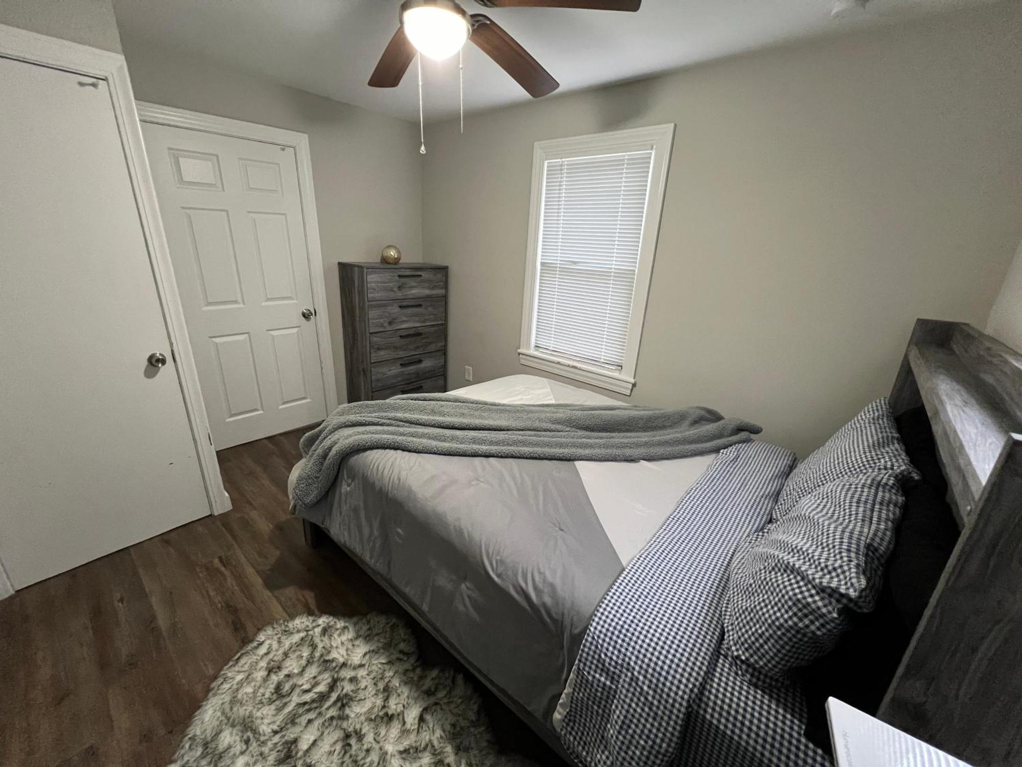 Cheerful Home With Amazing Lake View New Fairfield Bagian luar foto